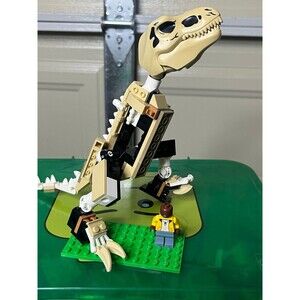 LEGO Jurassic World: T. rex Dinosaur Fossil Exhibition (76940)